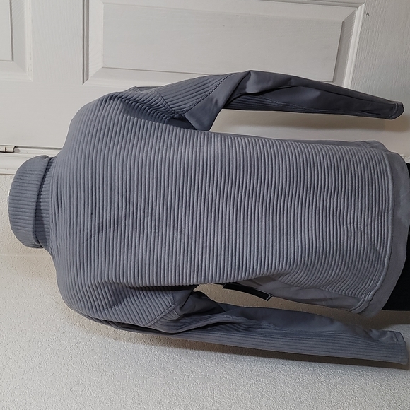 TAHARI SPORT Turtleneck Sweater - Picture 4 of 5